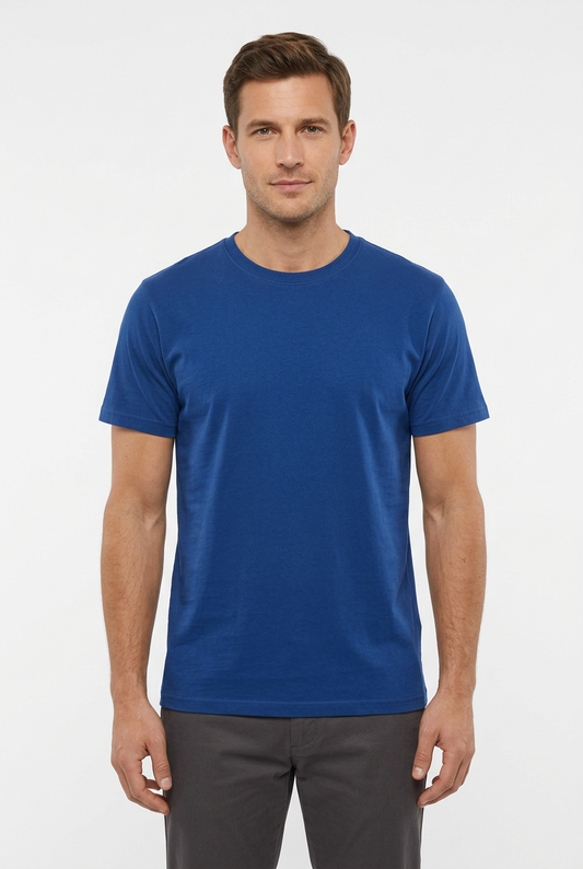 T-shirt Sunrise azul vestida por modelo masculino